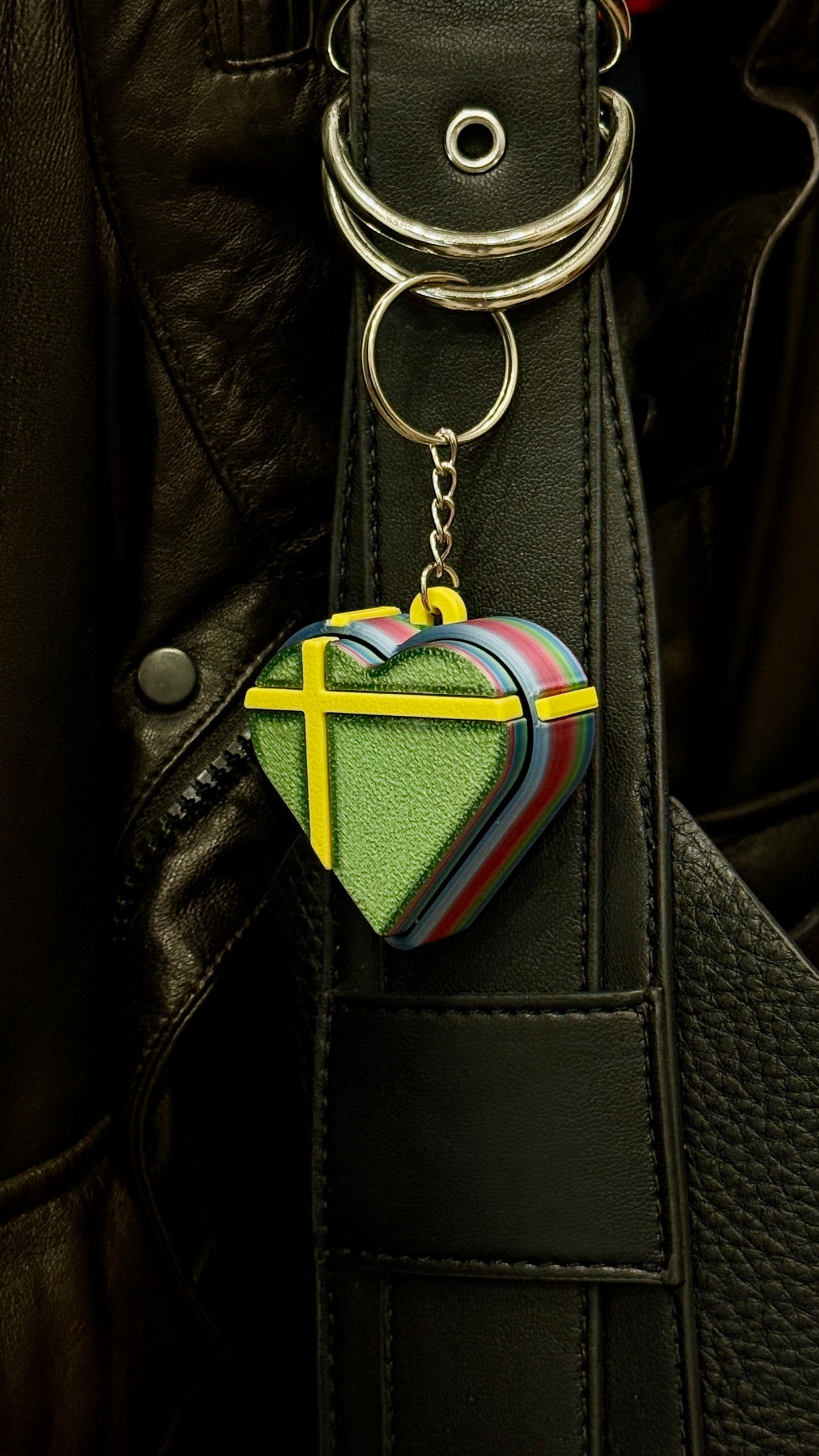3D დაბეჭდილი გული ქლიქერი ბრელოკი / 3D Printed Heart Shaped Fidget Toy Keychain - Green & Yellow