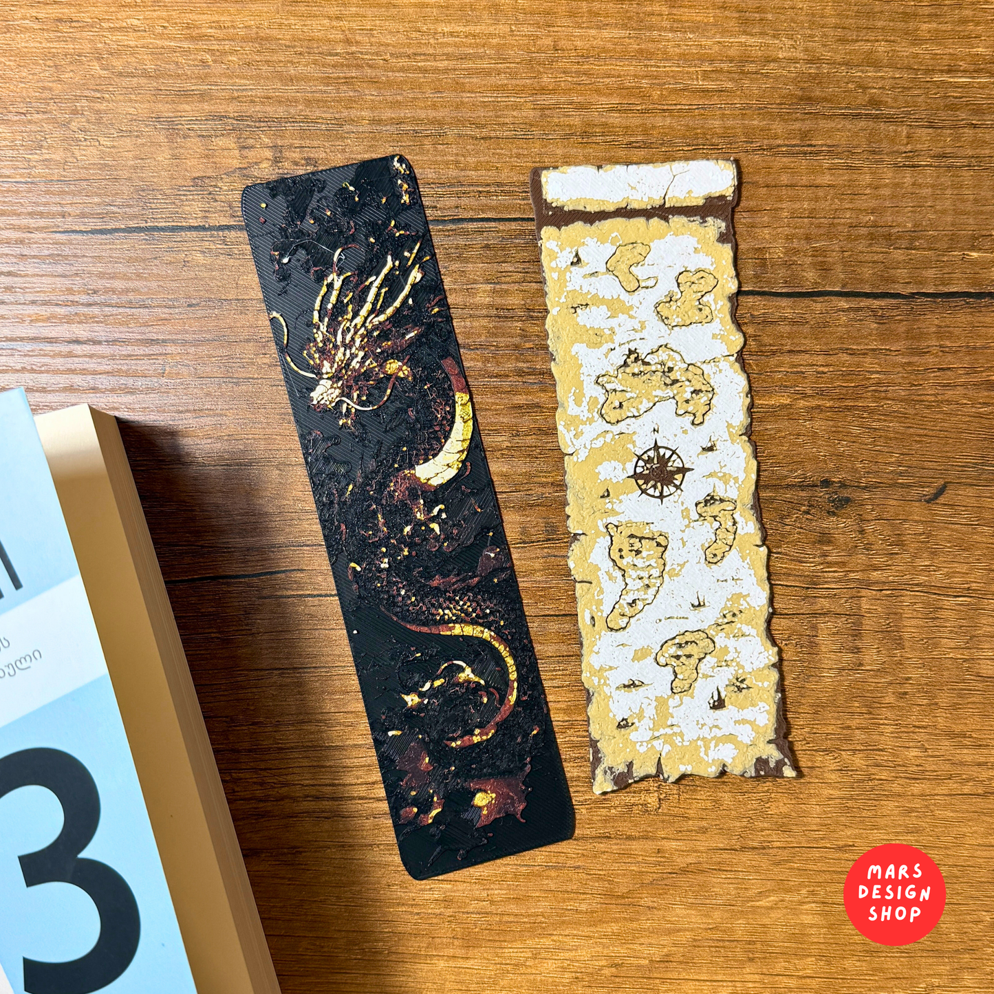 3D დაბეჭდილი სანიშნები 2ც. დრაკონი და რუკა / 3D Printed Bookmarks 2pcs. Dragon and Fantasy Map