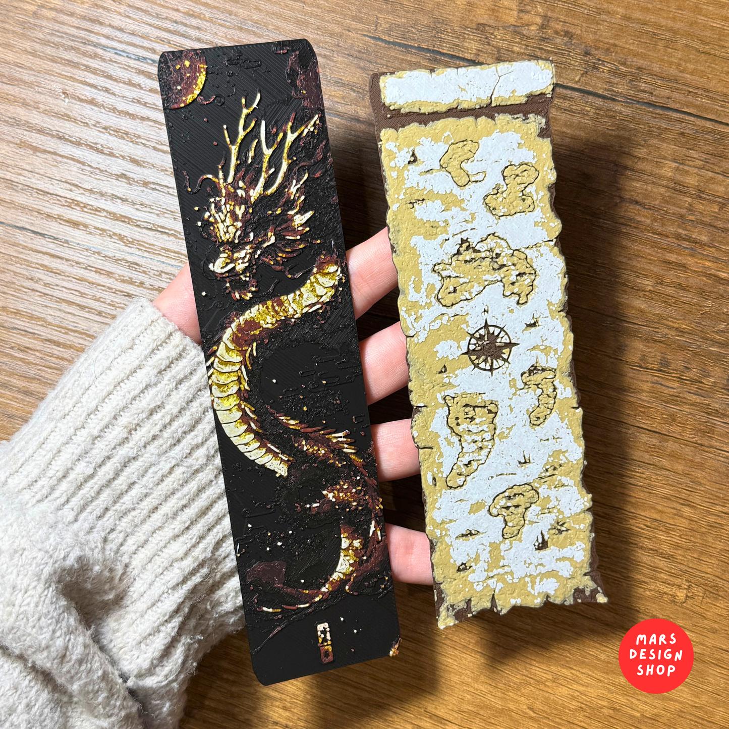 3D დაბეჭდილი სანიშნები 2ც. დრაკონი და რუკა / 3D Printed Bookmarks 2pcs. Dragon and Fantasy Map