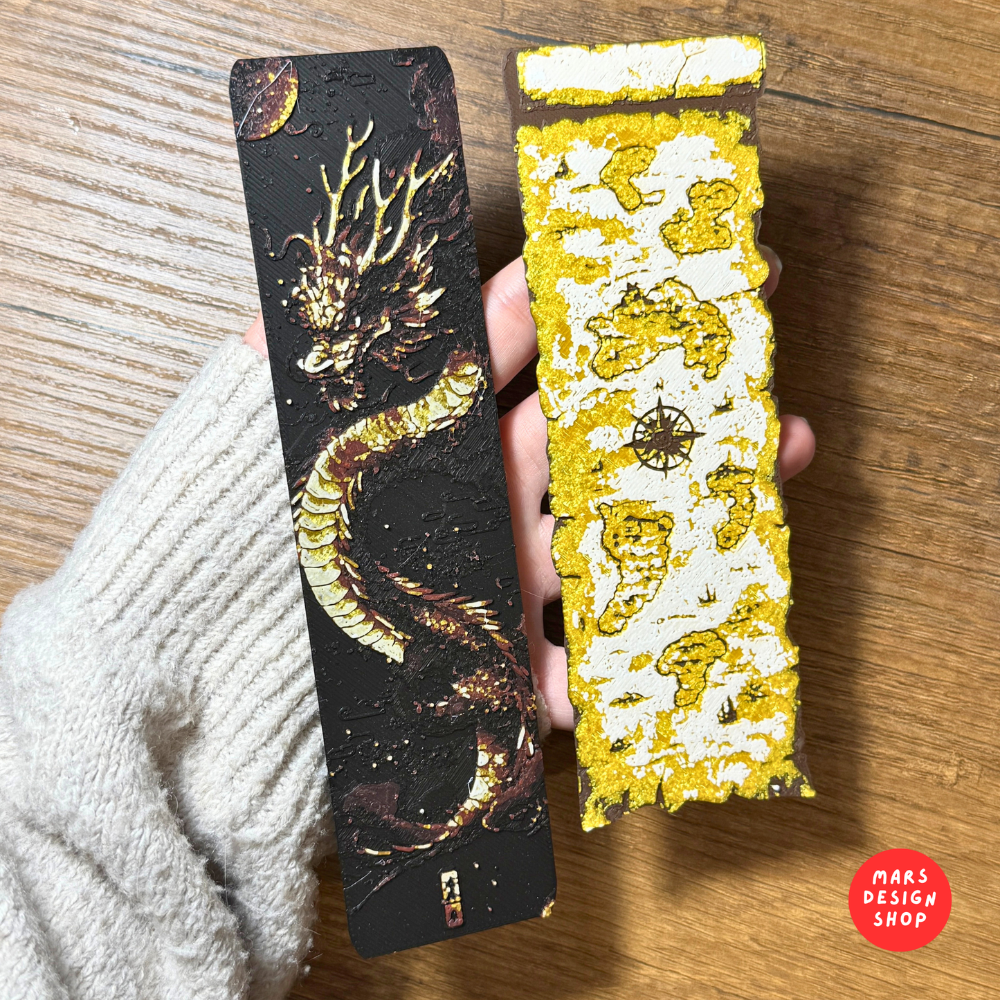 3D დაბეჭდილი სანიშნები 2ც. დრაკონი და რუკა / 3D Printed Bookmarks 2pcs. Dragon and Fantasy Map