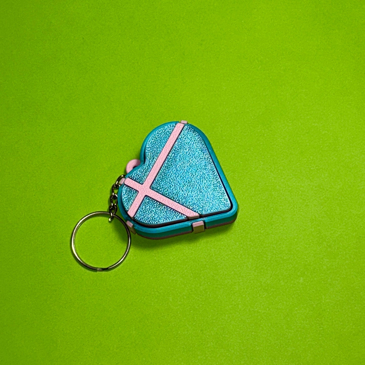 3D დაბეჭდილი გული ქლიქერი ბრელოკი / 3D Printed Heart Shaped Fidget Toy Keychain - Pink & Blue